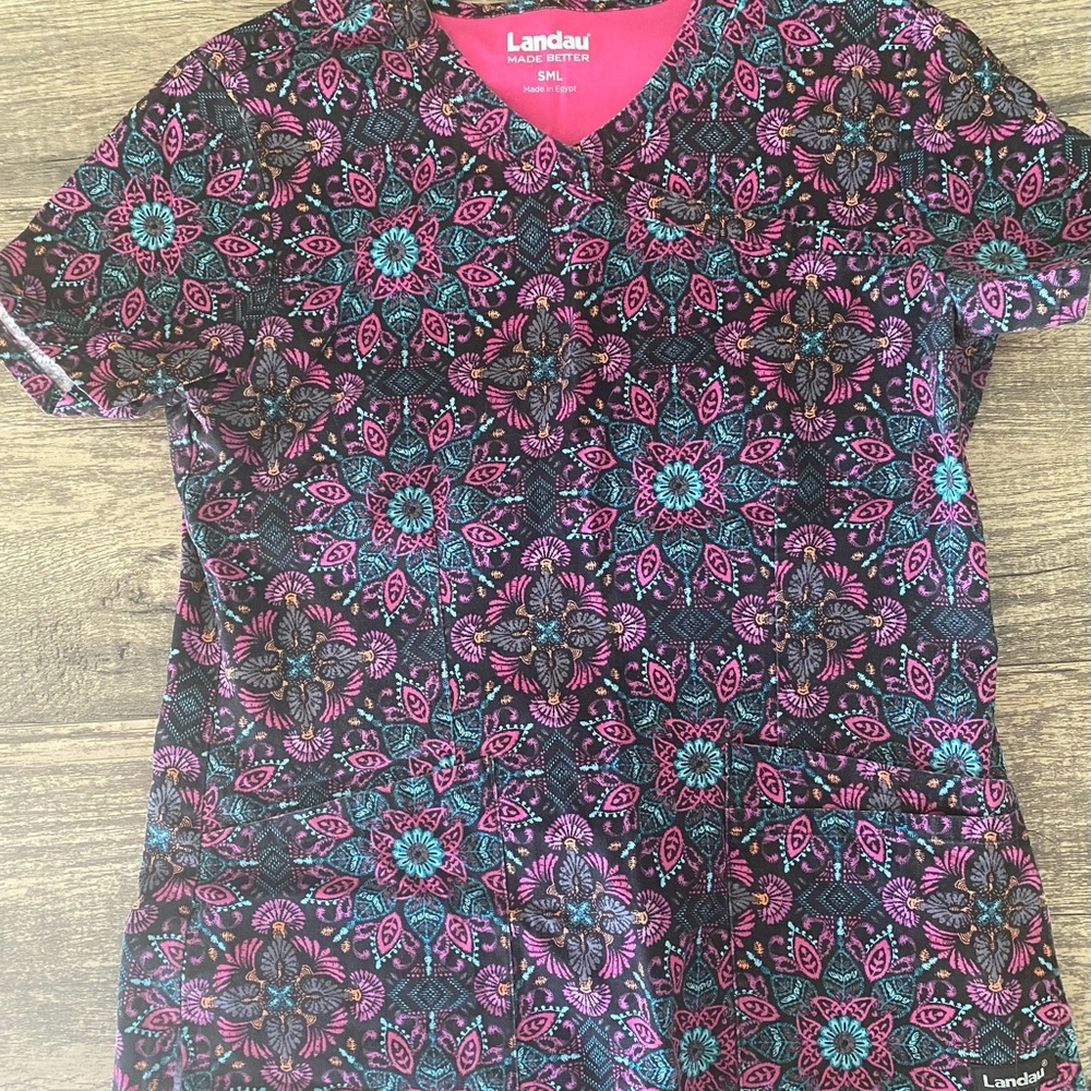 Gently used scrub top in size small